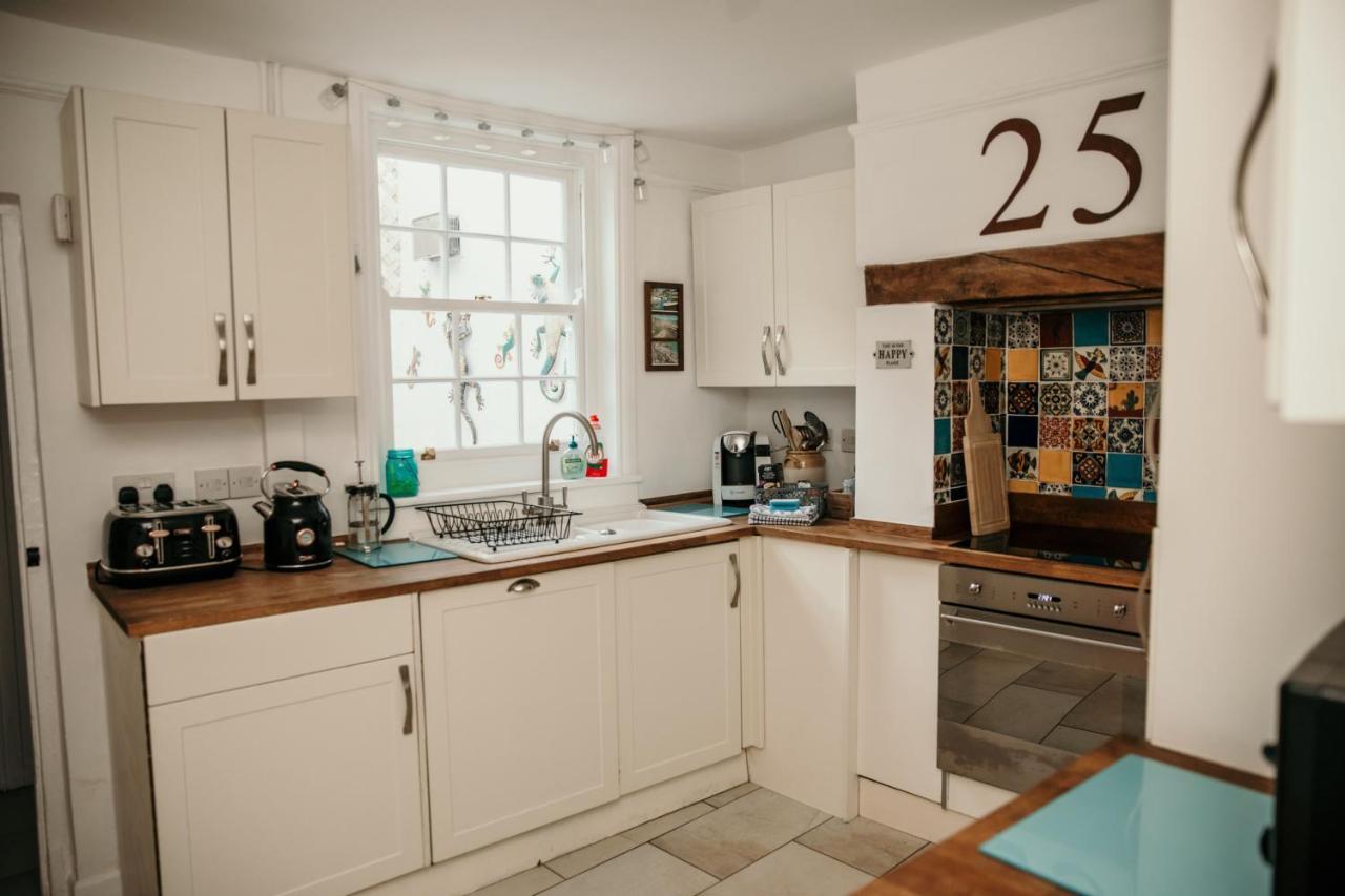 Charming 3 Bedroom Townhouse * Weymouth
