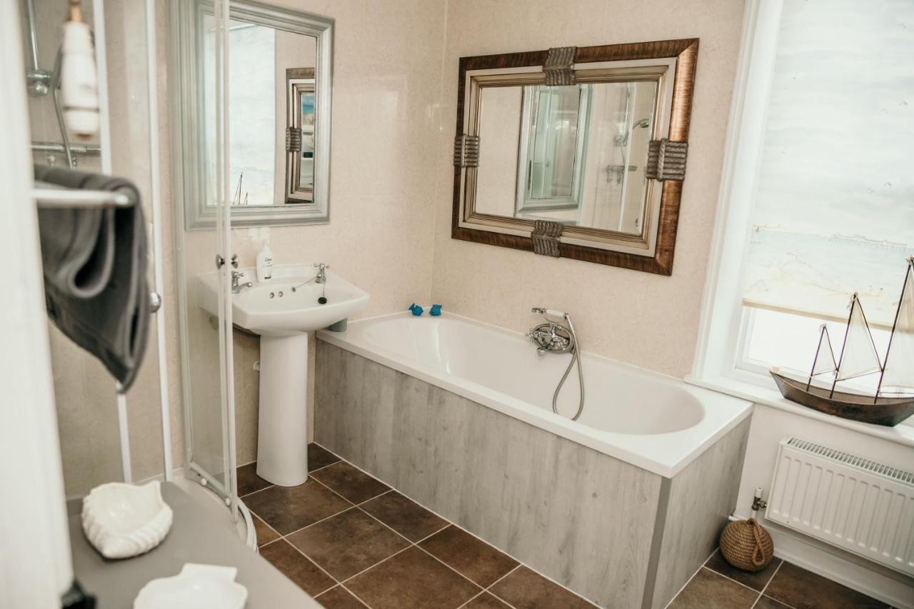 Charming 3 Bedroom Townhouse *